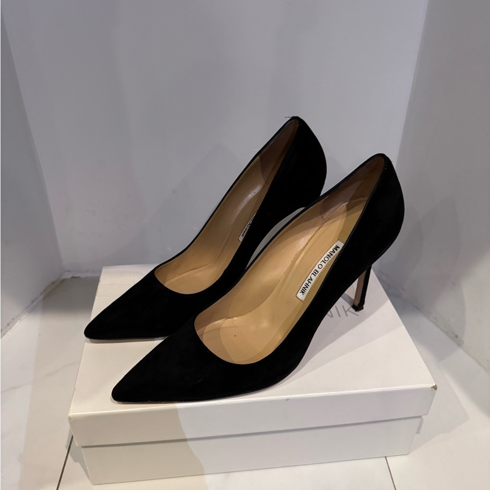 Manolo Blahnik Black Heels Classic Pointed-Toe Pumps size 41